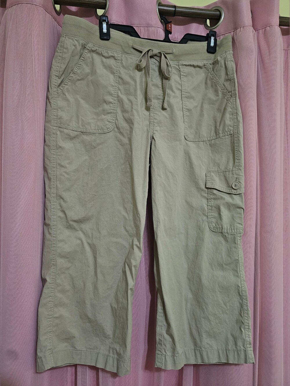 St. John's Bay Tan Drawstring Cargo Capri Pants